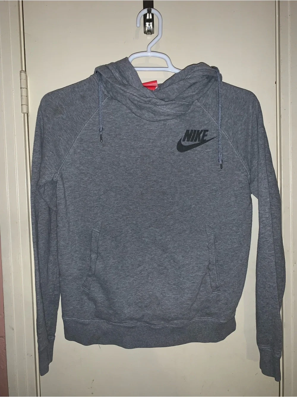 Nike Women’s Gray Cowl Neck Pullover Hoodie Size Medium